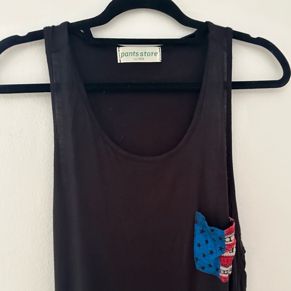 Black tank with pocket design - Picture 5 of 6
